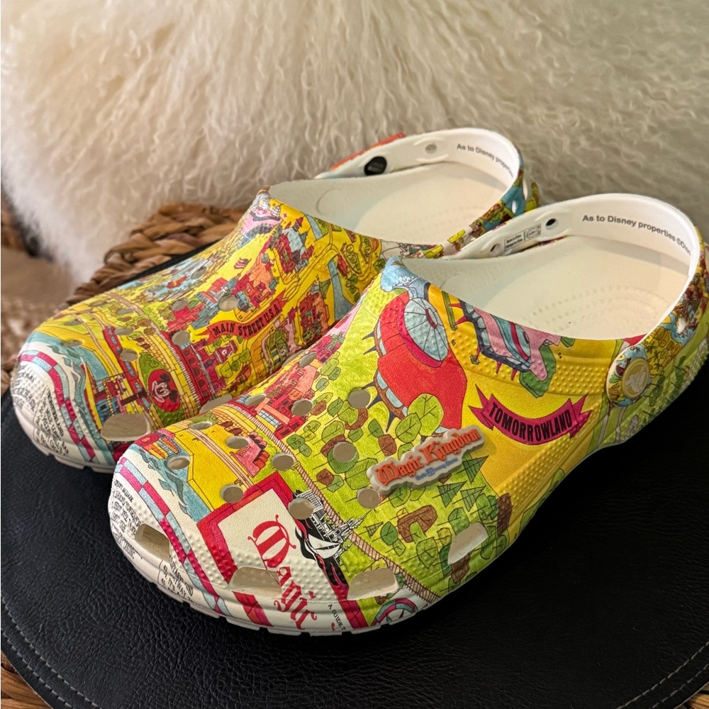 CROCS Yellow Multi-Color Printed Classic Clog